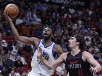 -包含体育场内外：跨境篮球比赛水花四溅的词条