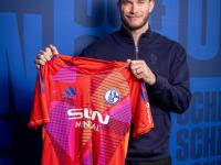 九游体育在线-沙尔克连续失球，遭遇战败，保级形势严峻