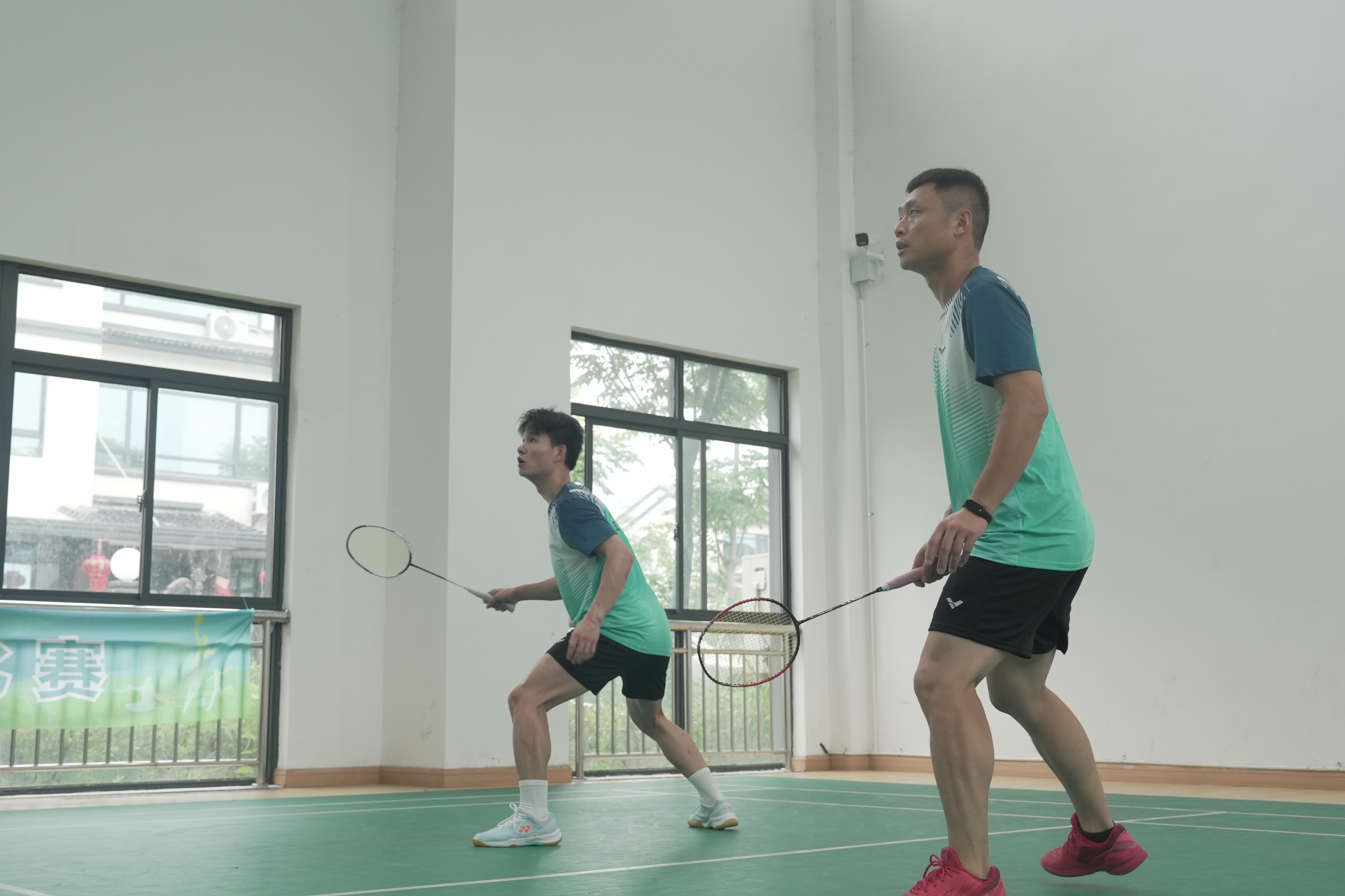 高质量比赛吸引观众目光,场面精彩纷呈 高质量比赛吸引观众目光,场面精彩纷呈