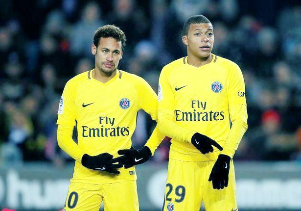 包含迪马利亚否认加盟马德里竞技，声明真相的词条