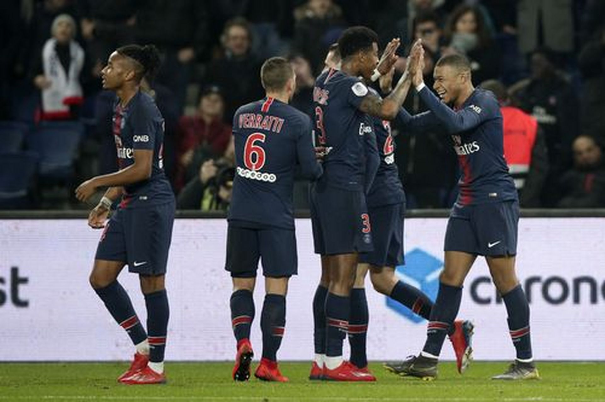 巴黎圣日耳曼客场取胜,稳居积分榜榜首的简单介绍 巴黎圣日耳曼客场取胜,稳居积分榜榜首的简单介绍