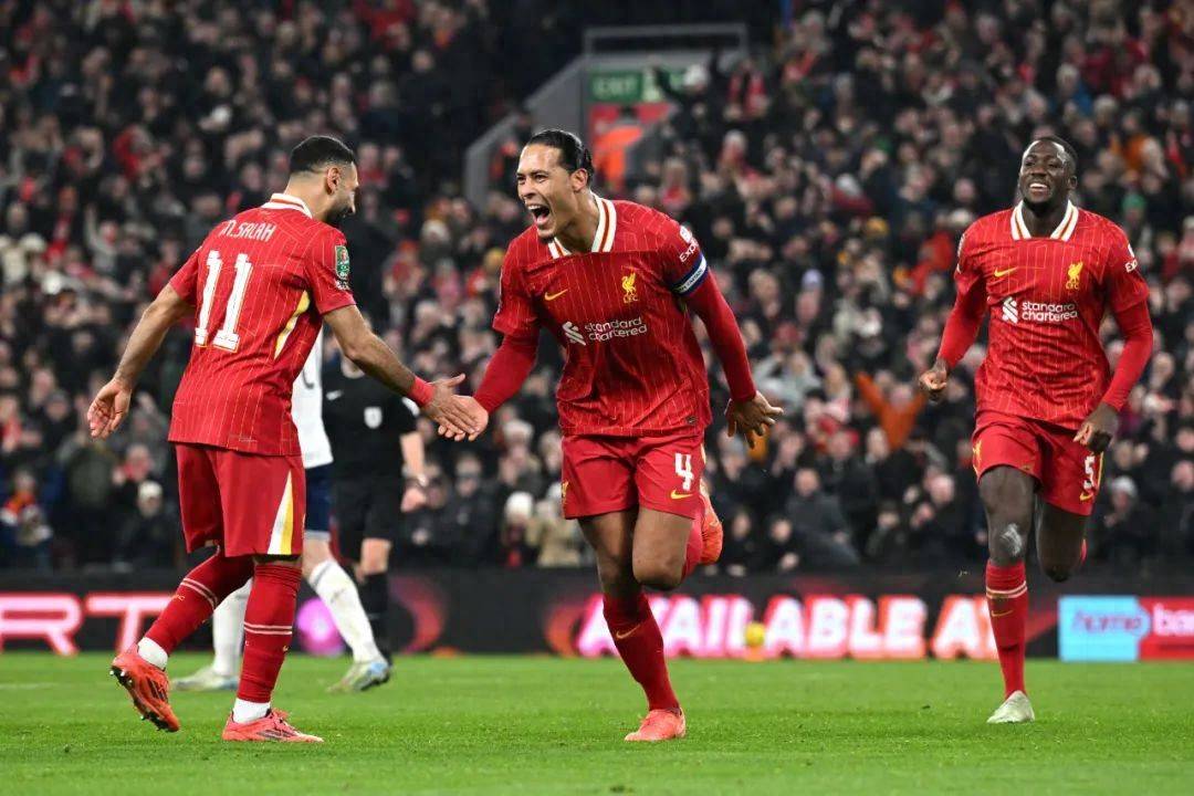 曼城客场大胜埃弗顿，暂时领先利物浦五分