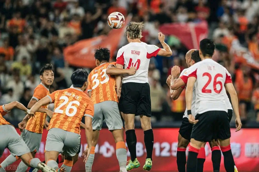 恒大欲继续领跑：客场挑战武汉卓尔，能否全取三分？的简单介绍