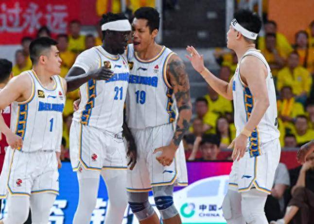 柏林联队成绩起伏，背水一战冲击前列的简单介绍