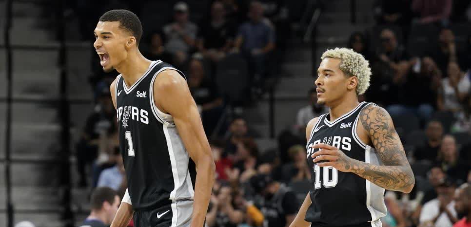 老鹰对阵篮网：特雷扬和欧文纷纷亮剑的简单介绍