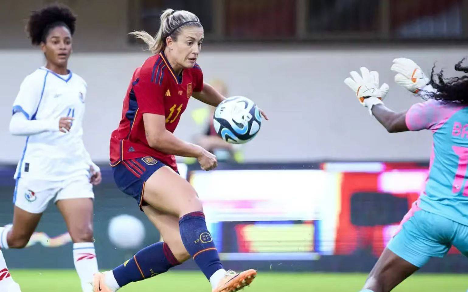 美国女足队员在决赛中奉献出色表现 美国女足队员在决赛中奉献出色表现