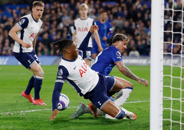 切尔西后防再失误，惨遭对手绝杀