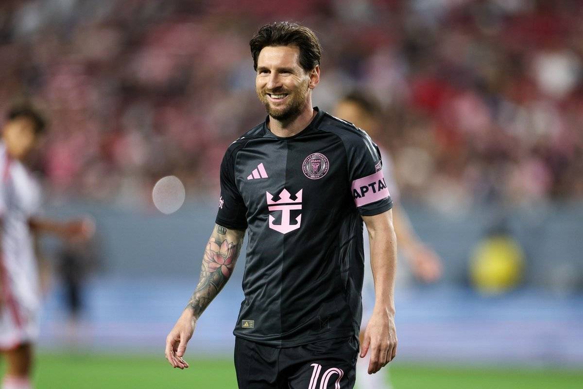 梅西领衔豪门比赛，双方实力均衡