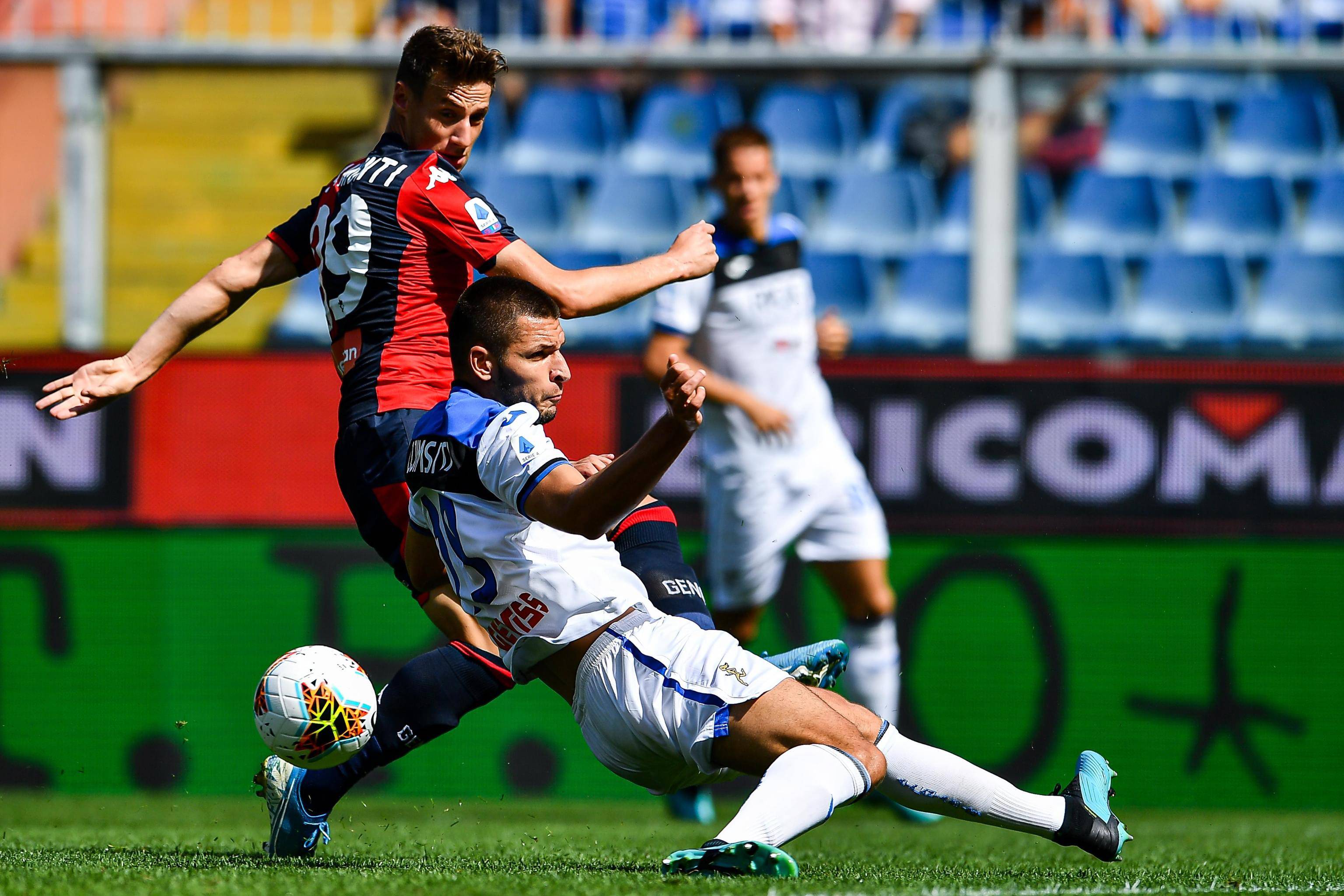 关于激烈竞争！足球赛事再度引爆球迷热情的信息