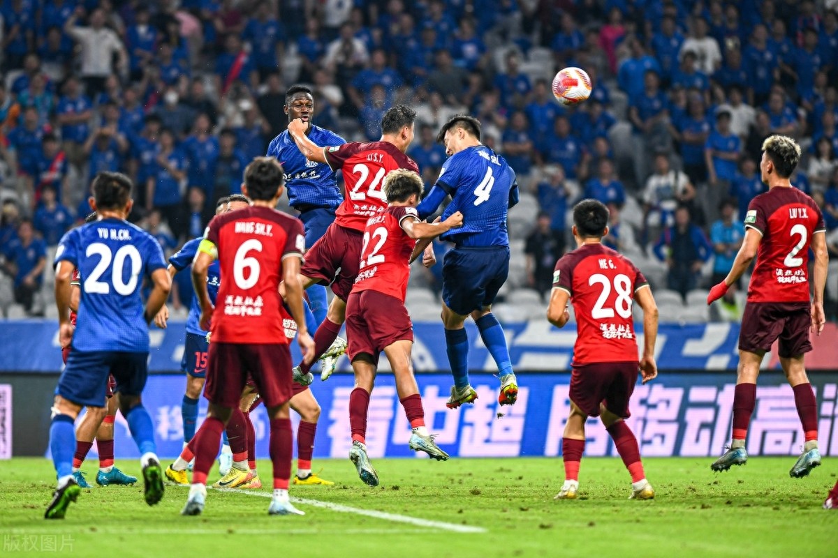 体育赛事接近尾声，紧张气氛升腾