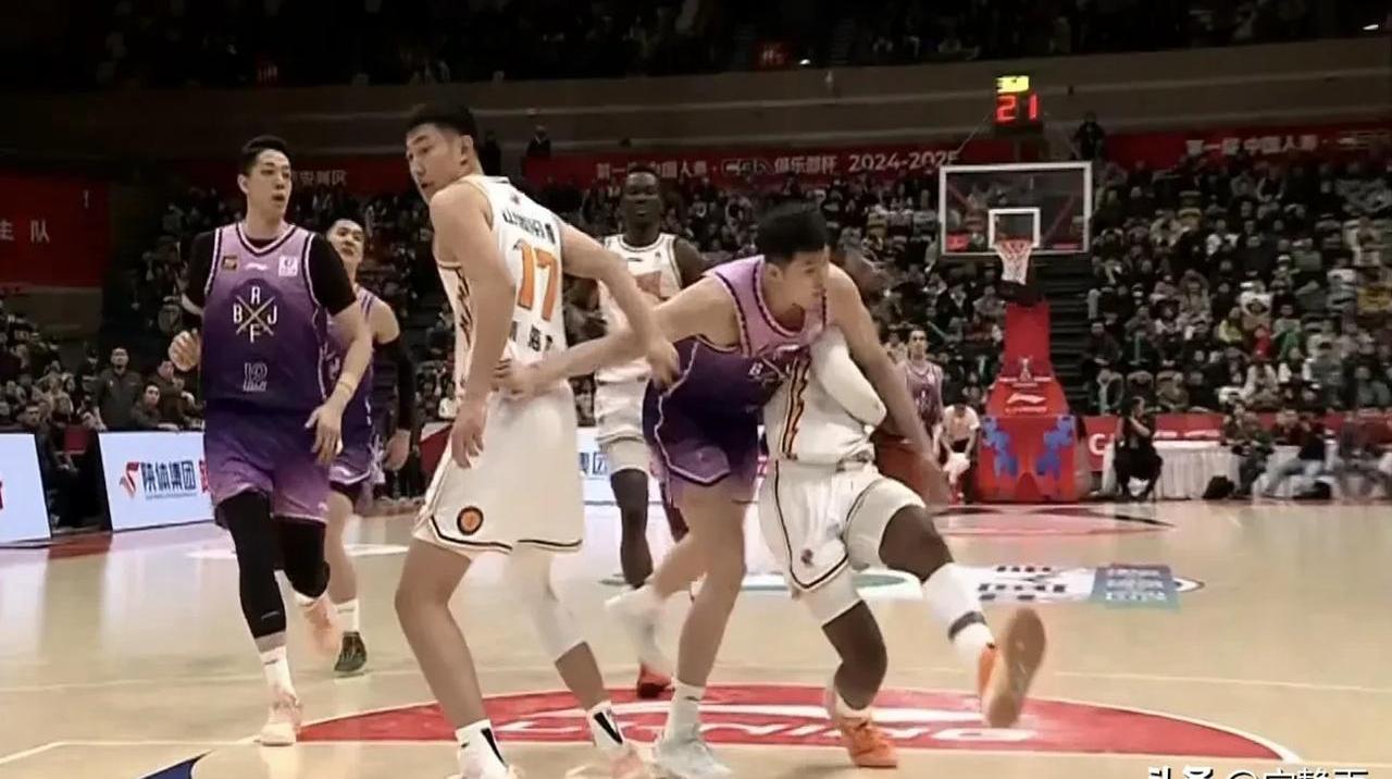 顶级俱乐部在亚洲比赛中碰撞的简单介绍