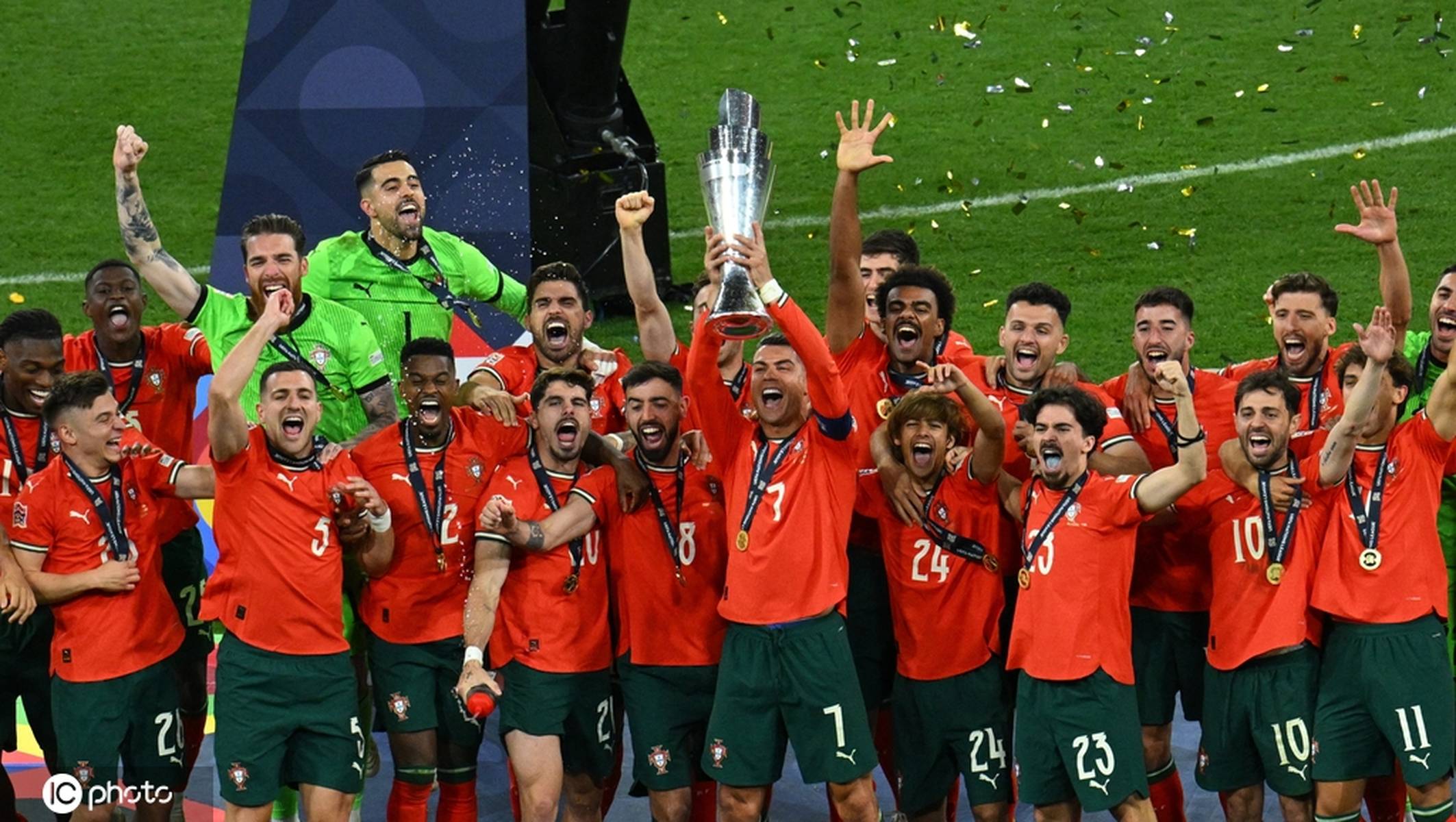 C罗率领的葡萄牙队迎来挑战 C罗率领的葡萄牙队迎来挑战