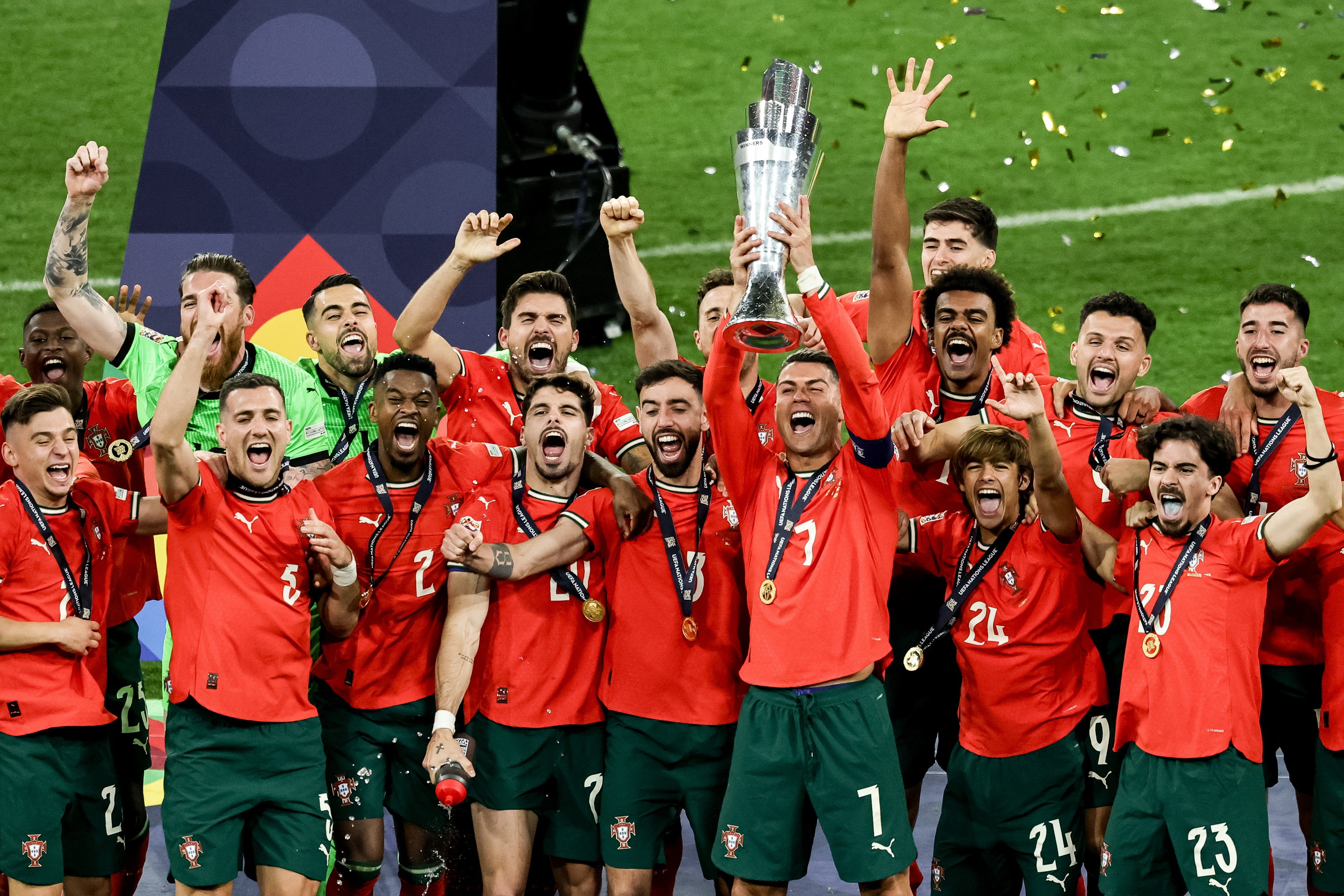 包含葡萄牙大胜塞尔维亚,顺利晋级的词条 包含葡萄牙大胜塞尔维亚,顺利晋级的词条