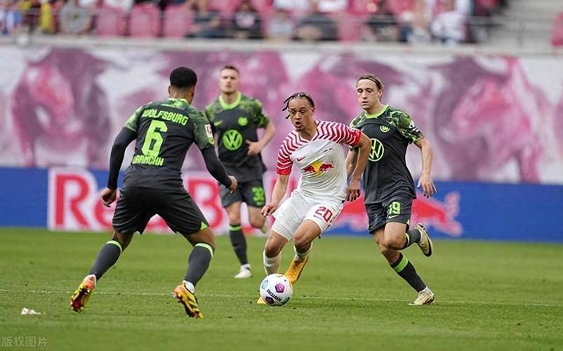 包含斯图加特球员展现出强大攻击力，轻松取得胜利的词条