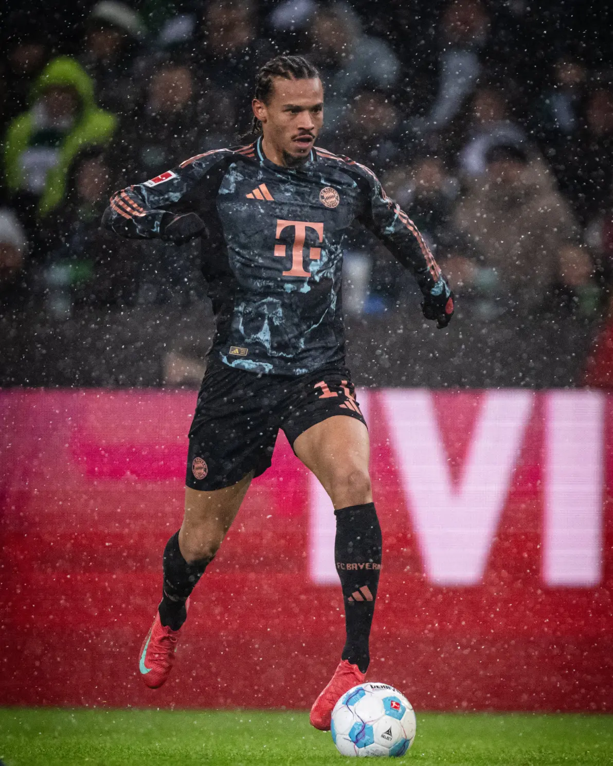 包含门兴格拉德巴赫惜败，国安德影响下滑的词条