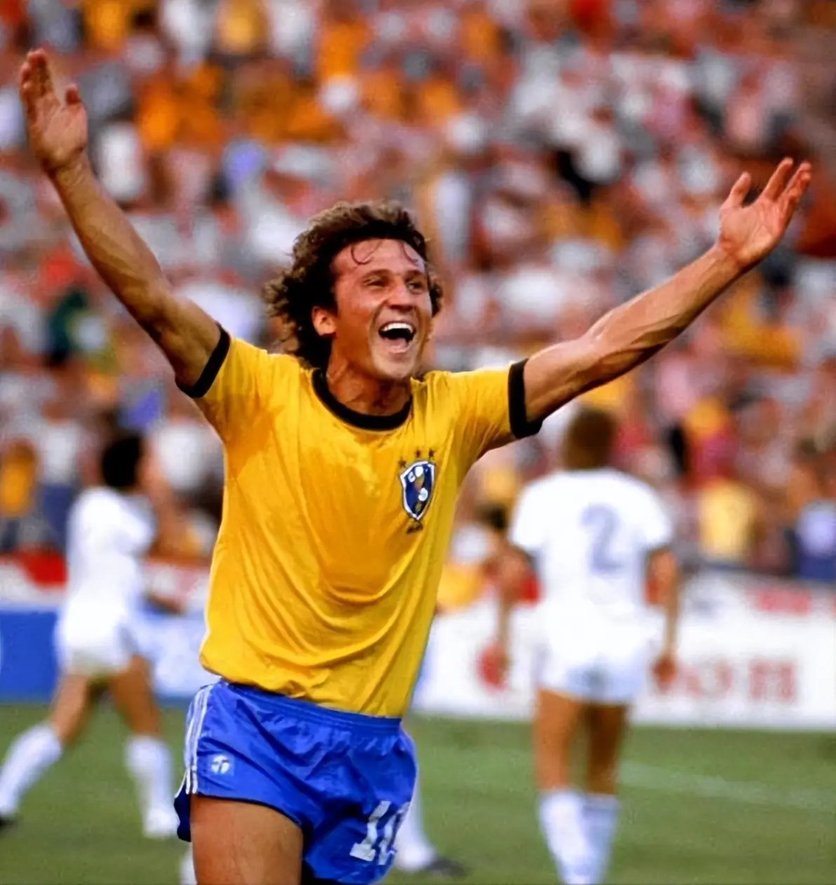 足球巨星风采依旧，场上风云再起