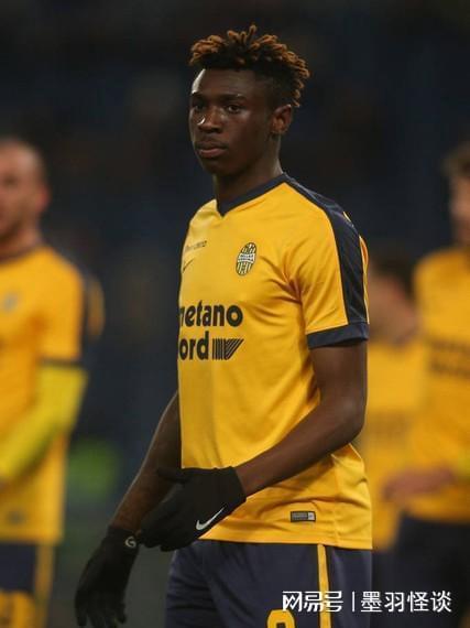 包含伯恩利状态火热，冲刺英超联赛榜首的词条