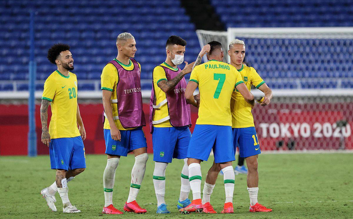 球队拼尽全力，最终斩获胜利