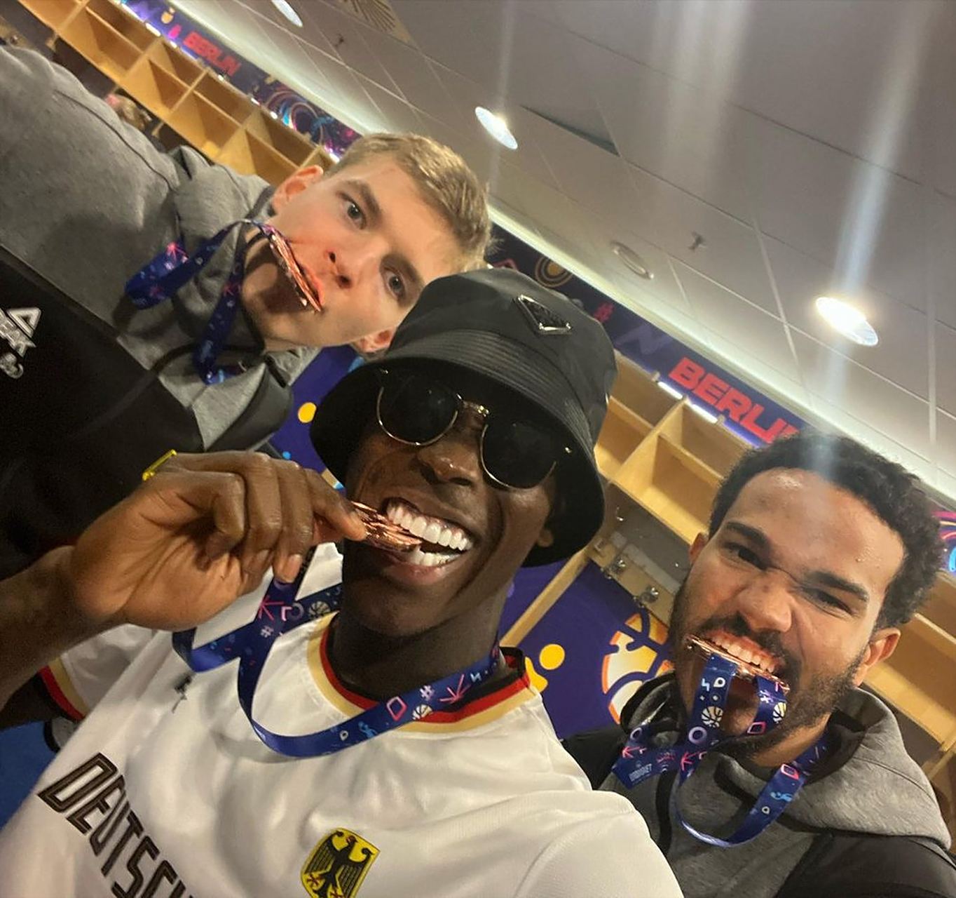 关于波兰射击选手获得铜牌，俄罗斯选手再次夺冠称霸的信息