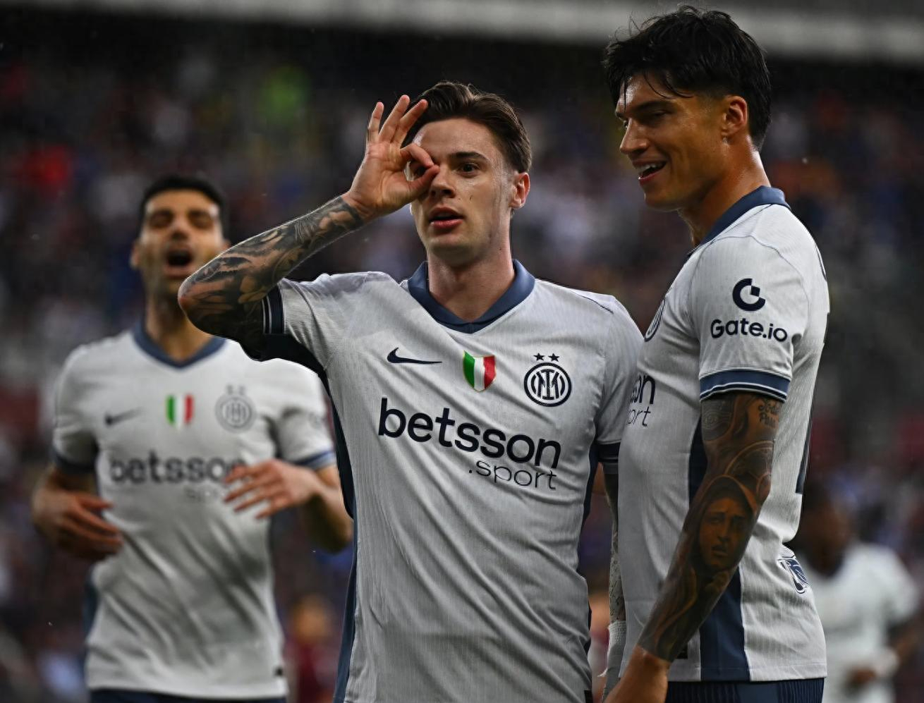 关于都灵客场逼平对手，后卫作风严谨切断对手传球的信息