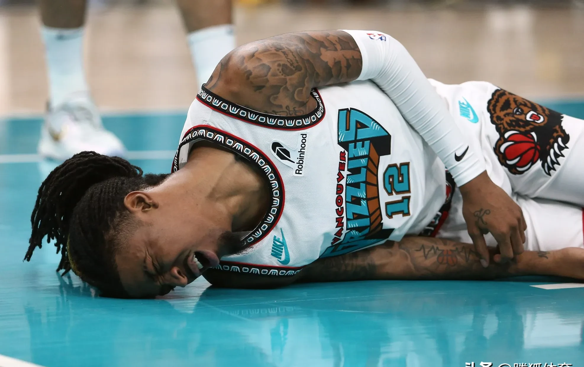 关于重要球员在比赛中因伤缺阵,球队实力受损的信息 关于重要球员在比赛中因伤缺阵,球队实力受损的信息