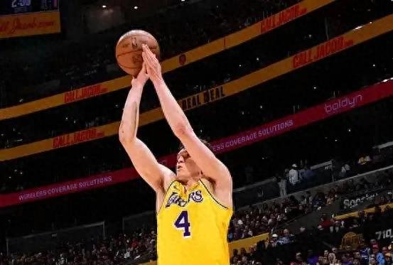 关于重要球员在比赛中因伤缺阵,球队实力受损的信息 关于重要球员在比赛中因伤缺阵,球队实力受损的信息