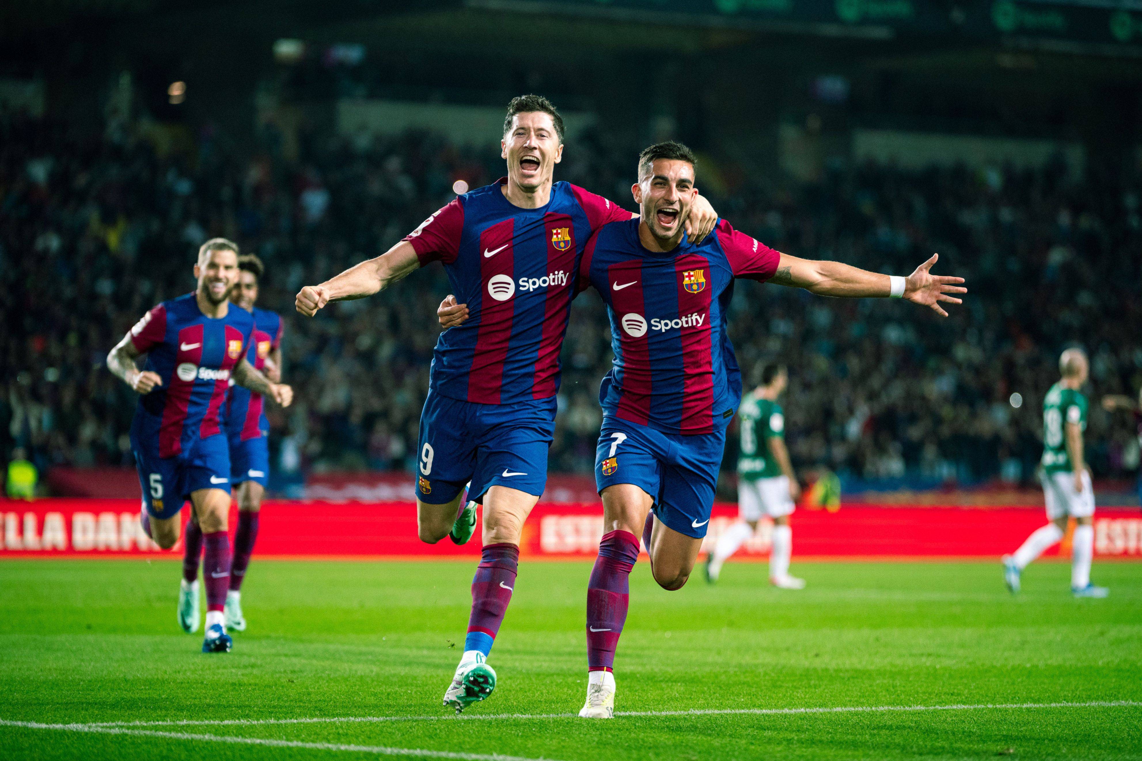 双方球队在比赛中展开了激烈较量