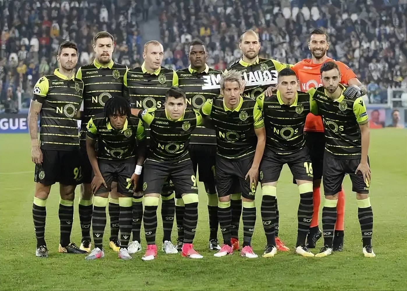 双方球队在比赛中展开了激烈较量