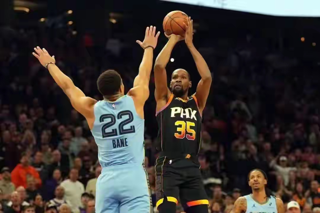 灰熊险胜尼克斯,守住胜利 灰熊险胜尼克斯,守住胜利