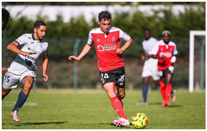 卡昂主场击败勒阿弗尔，实现胜利