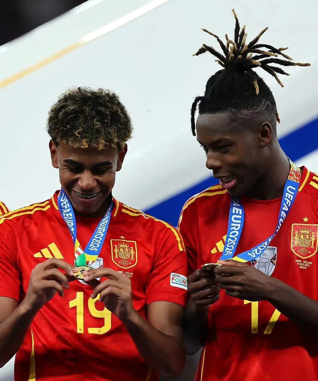 西班牙国家队赢球，主力表现神勇